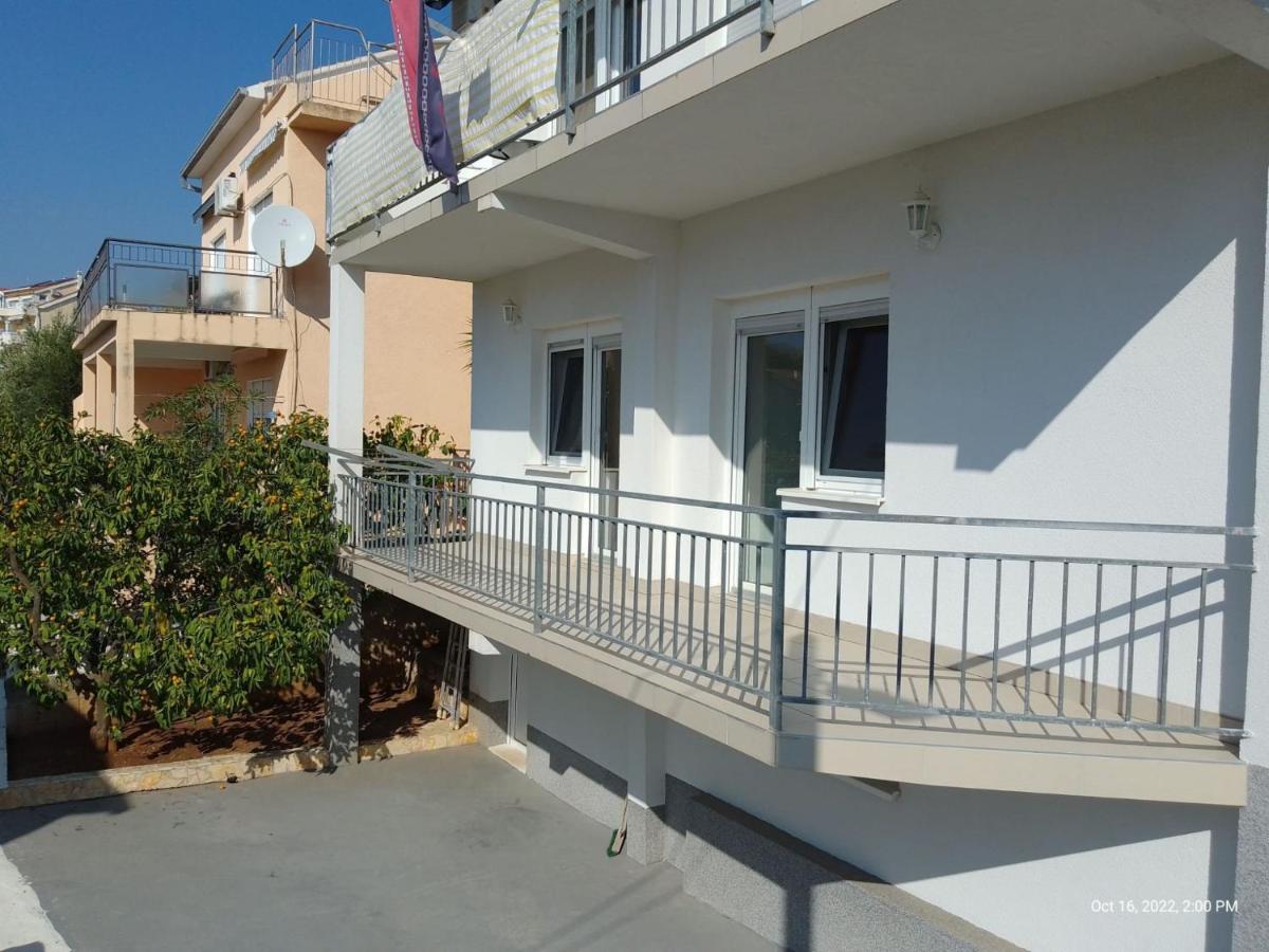 Apartman Tomic - Copacabana Beach אוקרוג גורניי מראה חיצוני תמונה