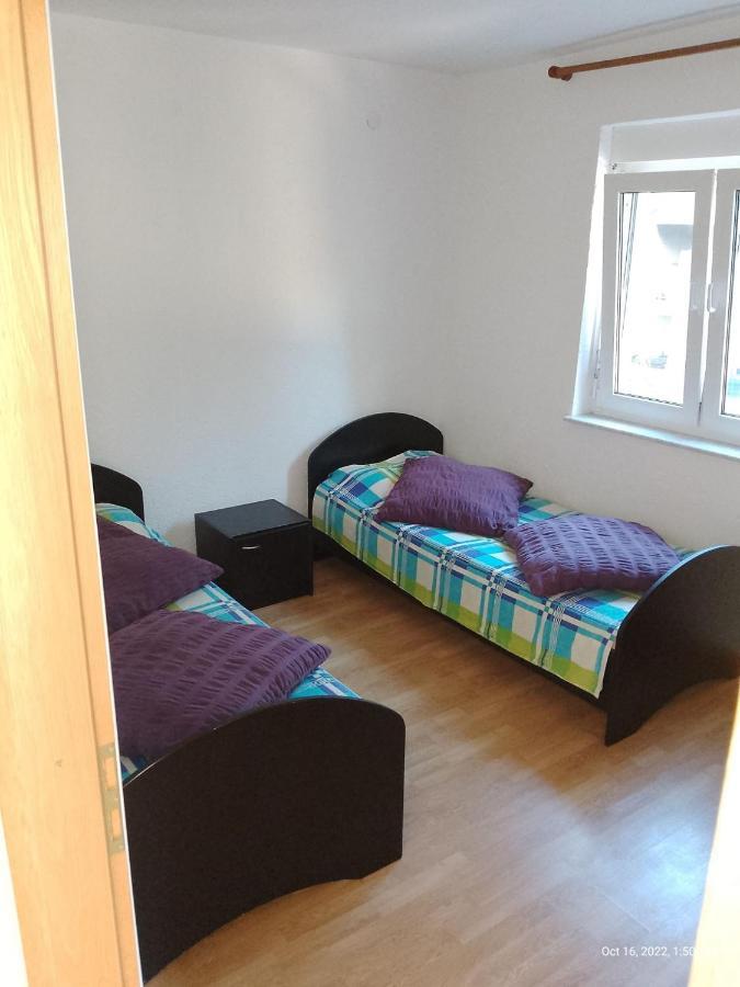 Apartman Tomic - Copacabana Beach אוקרוג גורניי מראה חיצוני תמונה
